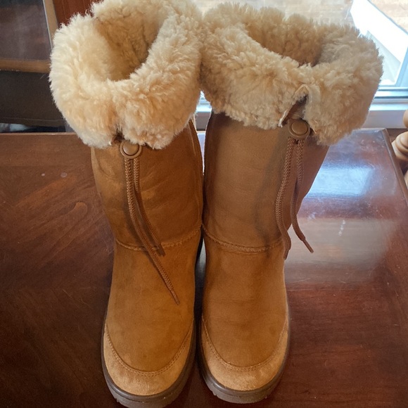 🦊Ugg great condition. Perfect and durable winter boot. Comfortable to wear. - Picture 10 of 11